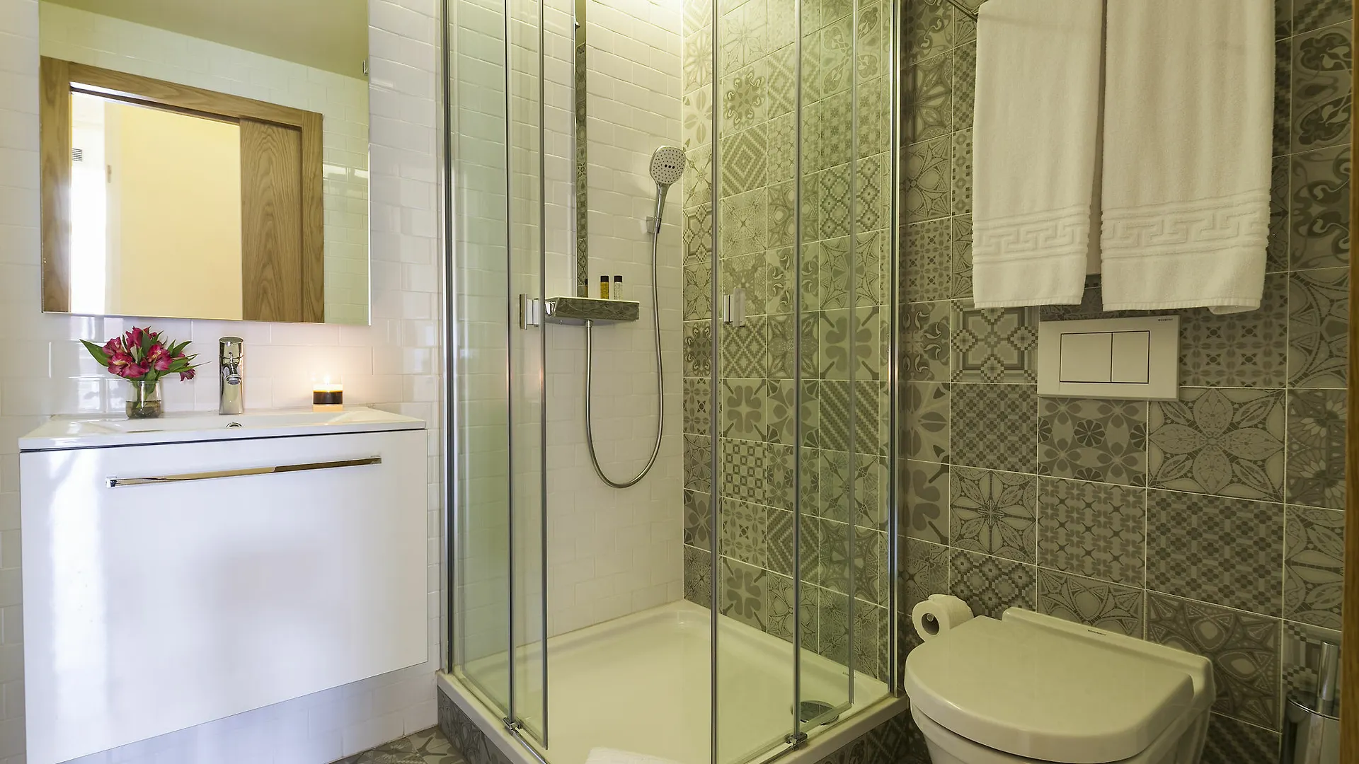Uma Suites Pau Claris 바르셀로나 아파트
