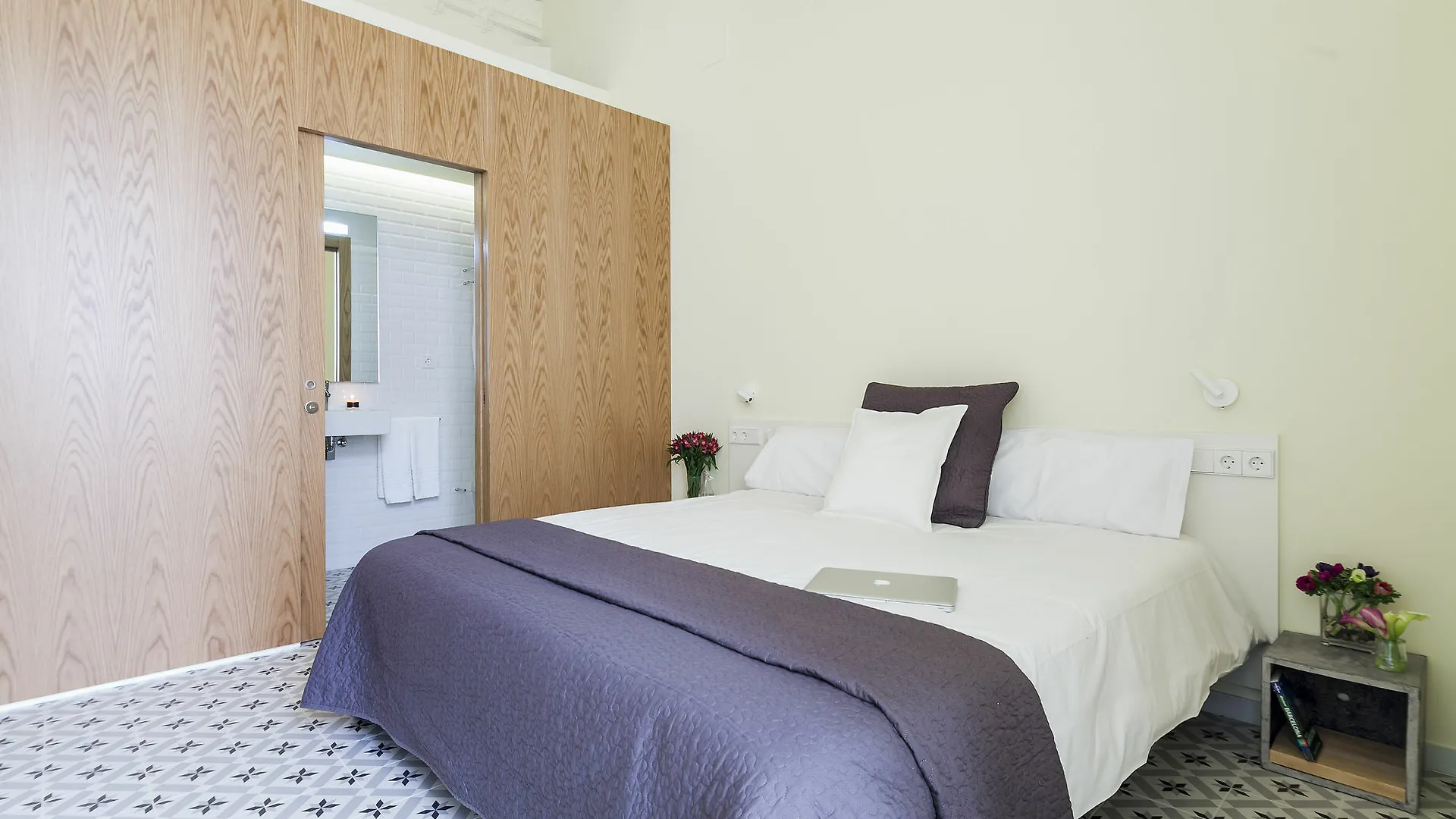 Uma Suites Pau Claris location