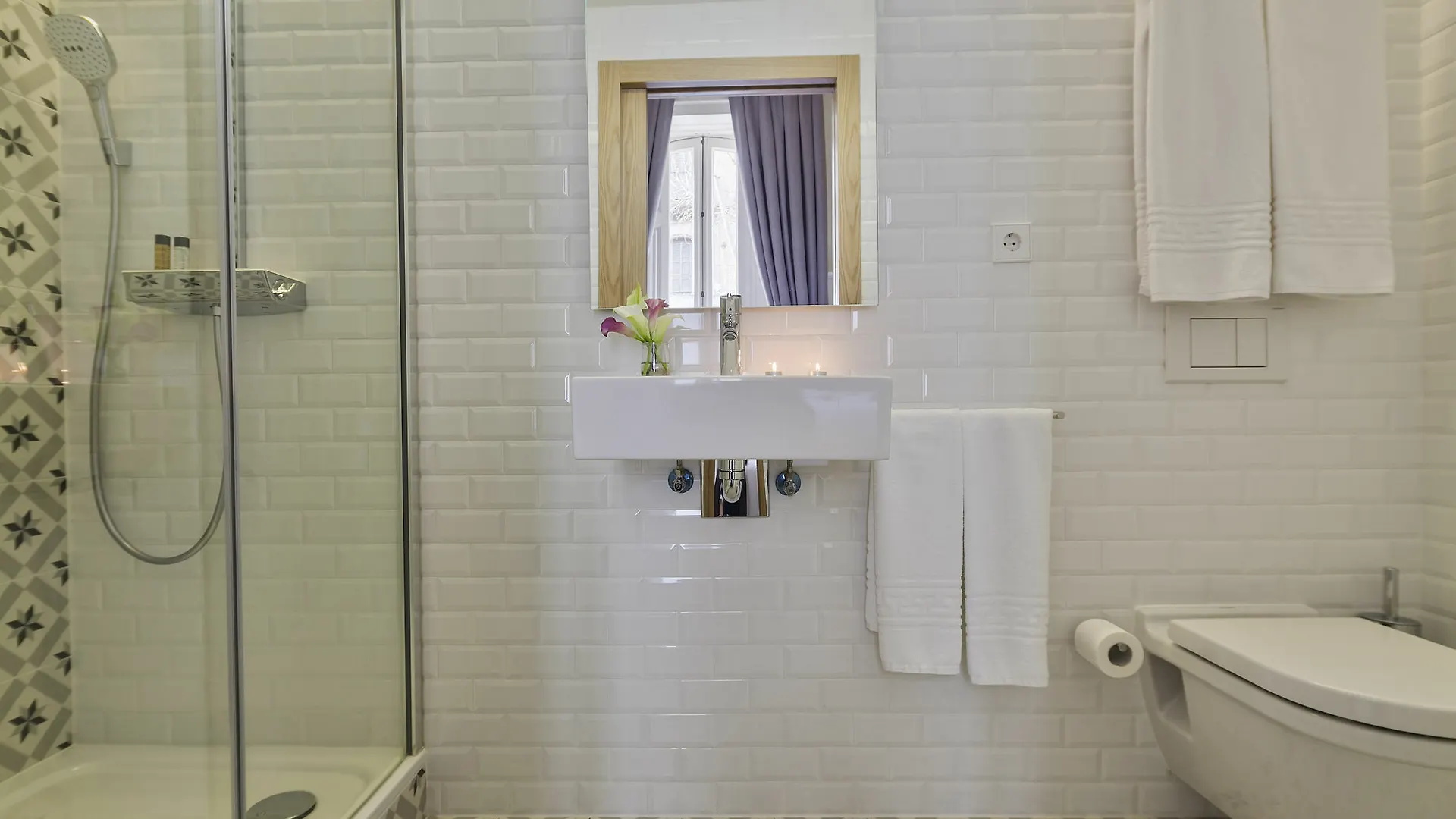 Uma Suites Pau Claris Barcelona 0*,  Spain