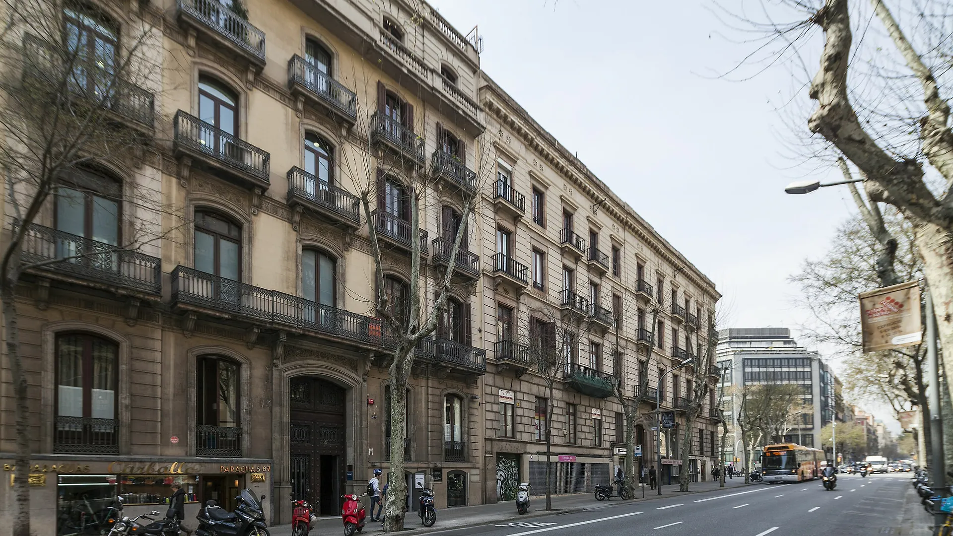 Uma Suites Pau Claris Barcelona Apartment